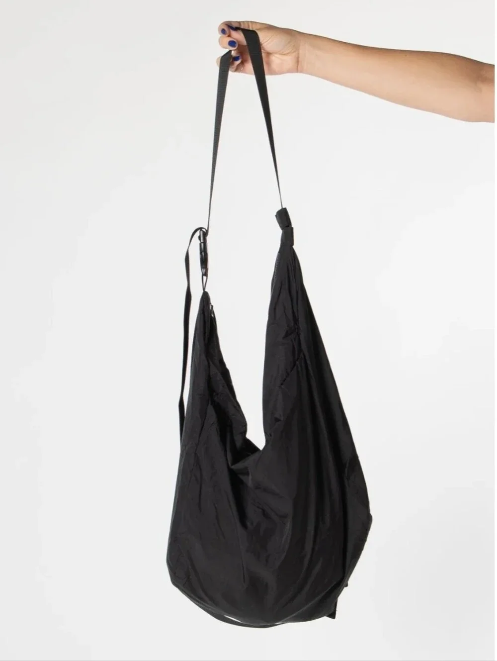 Estudio Niksen Black Crossbody City Bag